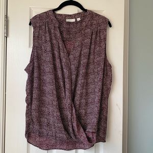 Sleeveless maroon and white tank